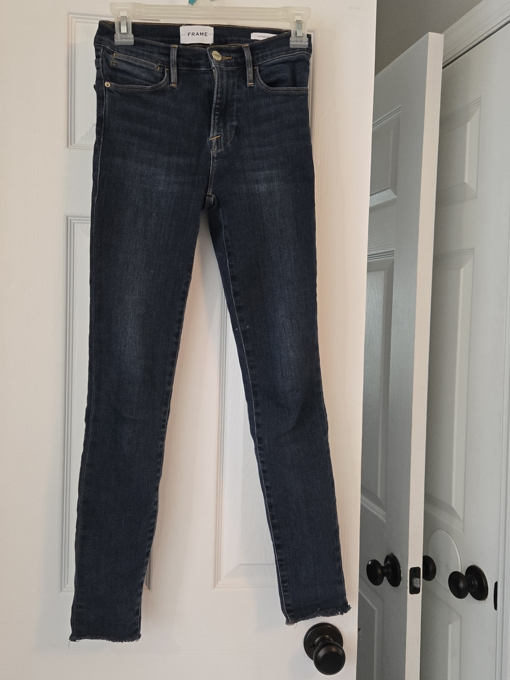 Frame Denim Women's Skinny Jeans in Dark Blue Wash